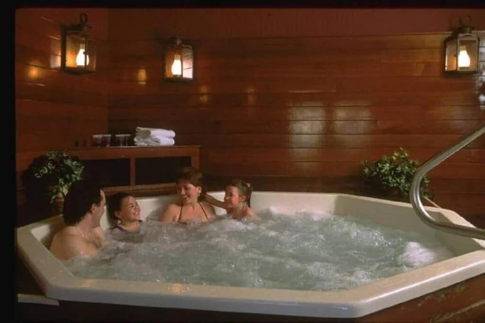 Gorgeous 1St Fl Mtn View Jiminy Suite Sleeps 4 Ski On Off Hancock Eksteriør bilde